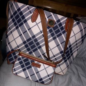 dooney and bourke bag